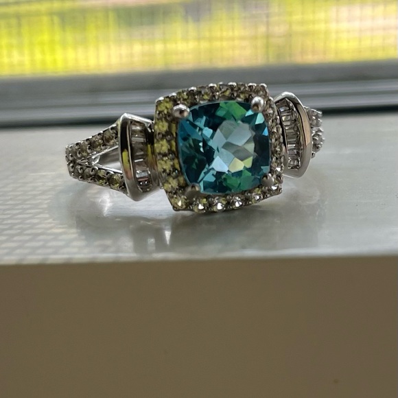 Cushion Cut 2.20ct Natural Blue Topaz Ring - Picture 5 of 9